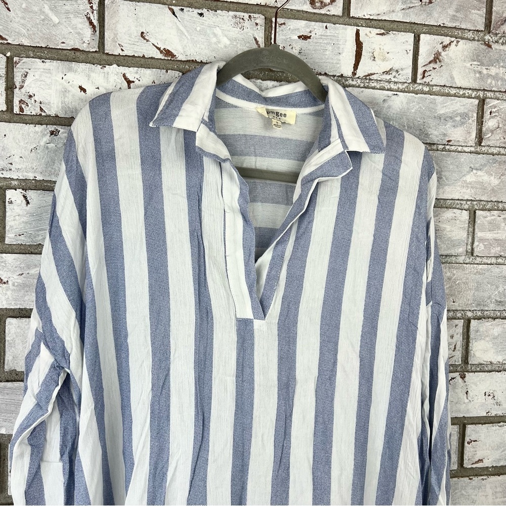 Umgee White and Blue Pinstripe Blouse - Picture 2 of 6
